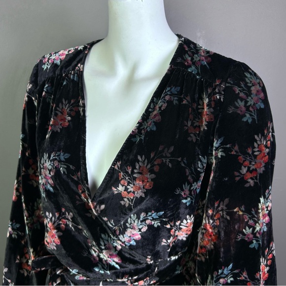 Zara top medium velvet wrap floral feminine romantic goth date night flirty - Picture 6 of 16